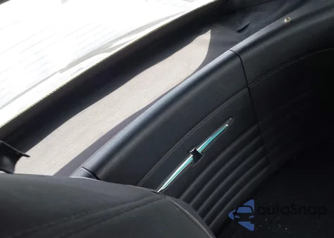 2005 Ford Thunderbird 50Th Anniversary из США, поврежденный, VIN 1FAHP60AX5Y106917